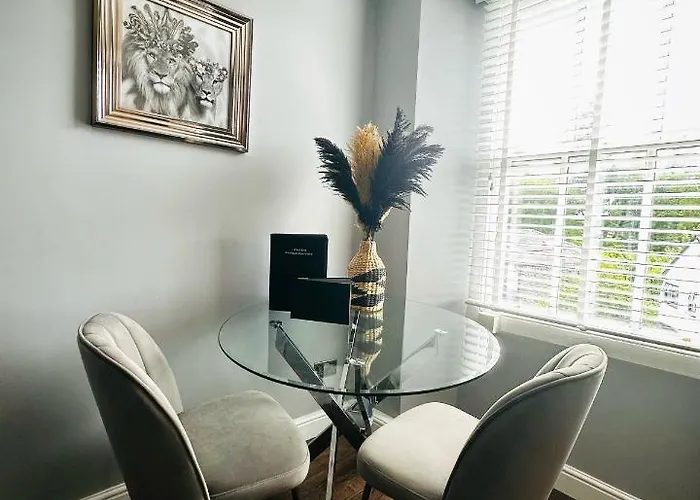 Apartment 1 West End Boutique *