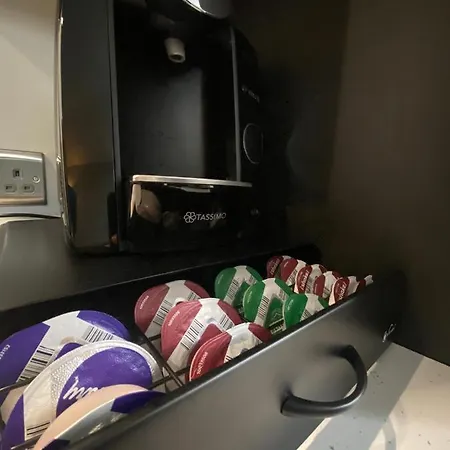 1 West End Boutique Apartament *